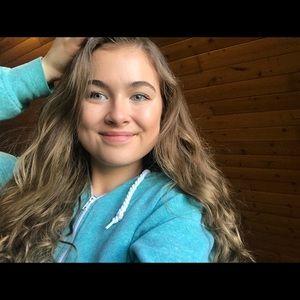 Meet your Posher, Hannah